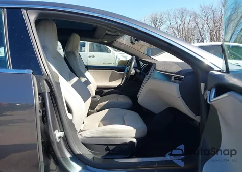 2015 Tesla Model S 85D/P85D z USA, uszkodzony, nr VIN 5YJSA1H49FF083988